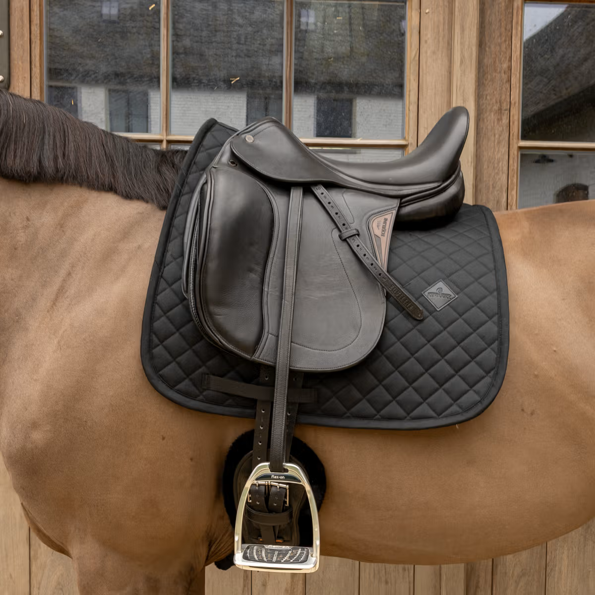 Kentucky Skin Friendly Sheepskin Dressage Saddle Pad - Black - Image 2