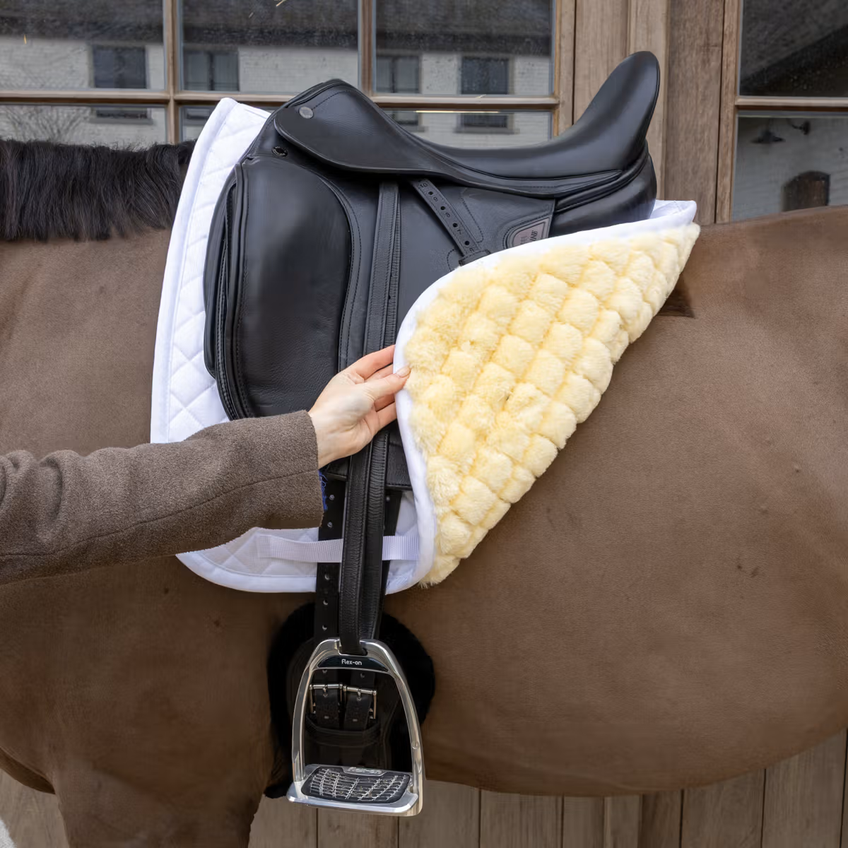 Kentucky Skin Friendly Sheepskin Dressage Saddle Pad - White