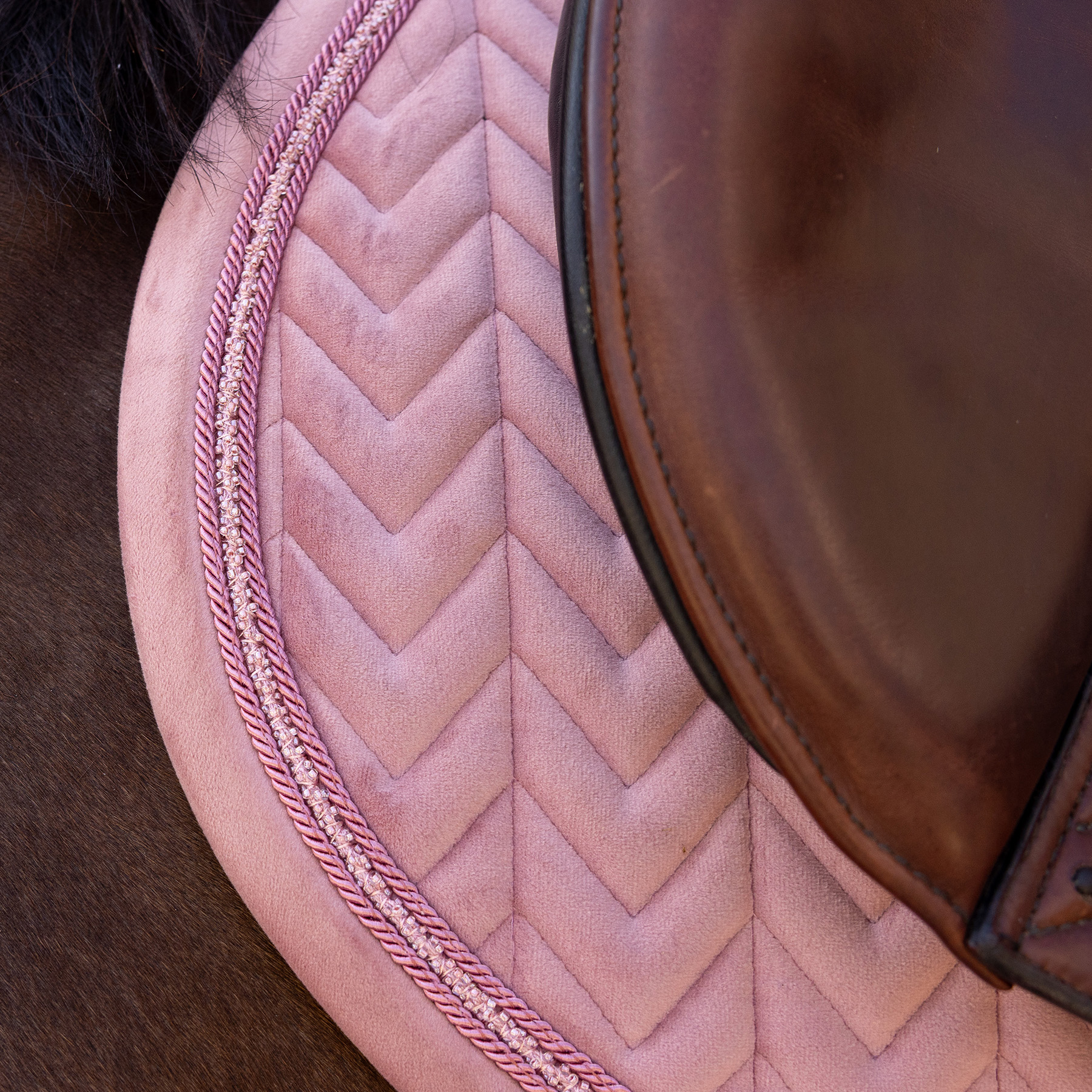 Kentucky Velvet Mini Pearls Jumping Saddle Pad - Old Rose - Image 2