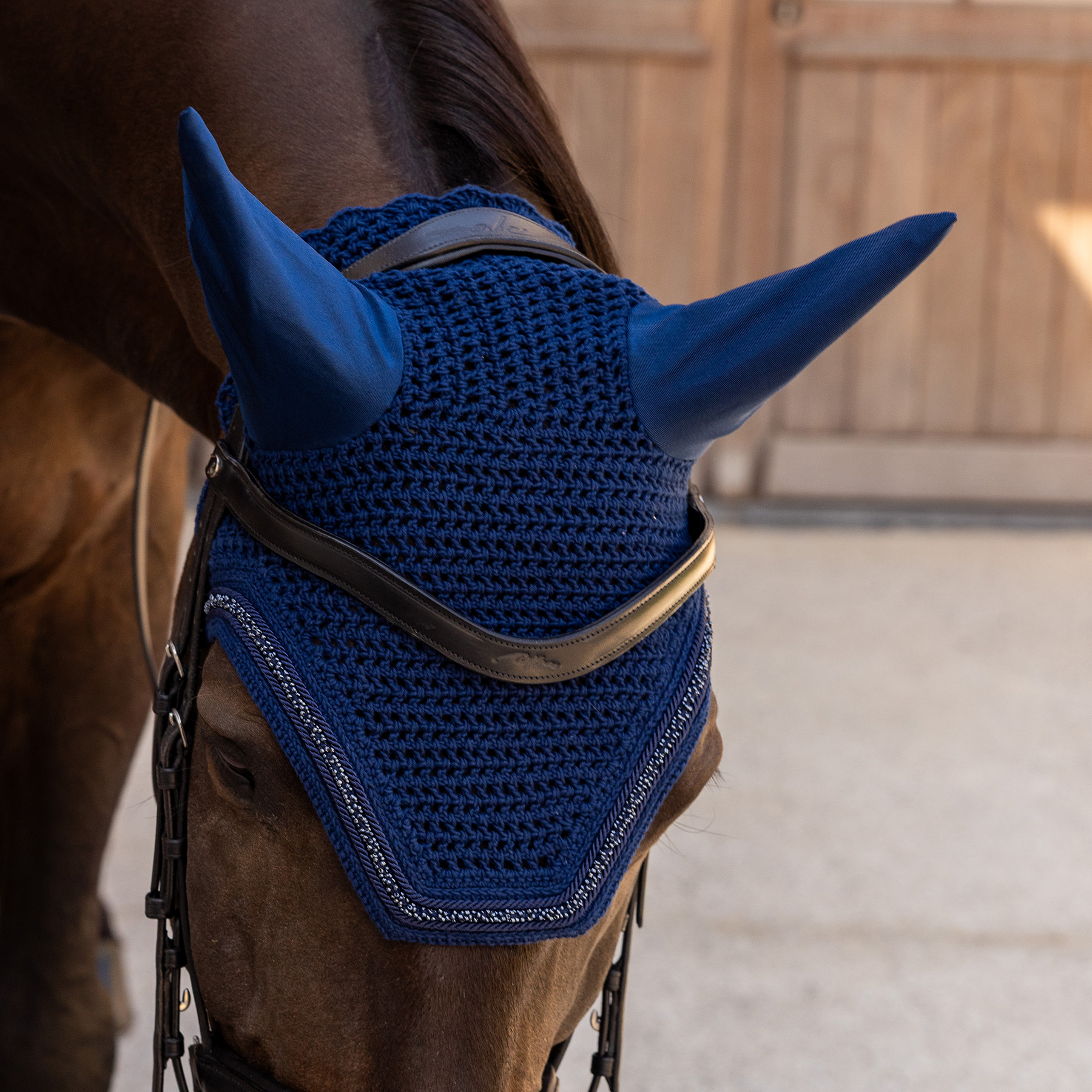 Kentucky Fly Veil Wellington Velvet Mini Pearls - Navy - Image 2